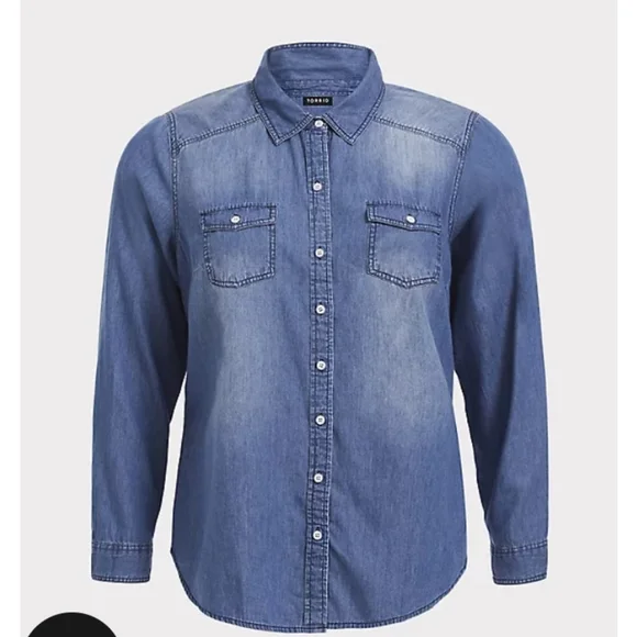 Torrid medium wash denim button-up shirt - Picture 6 of 14